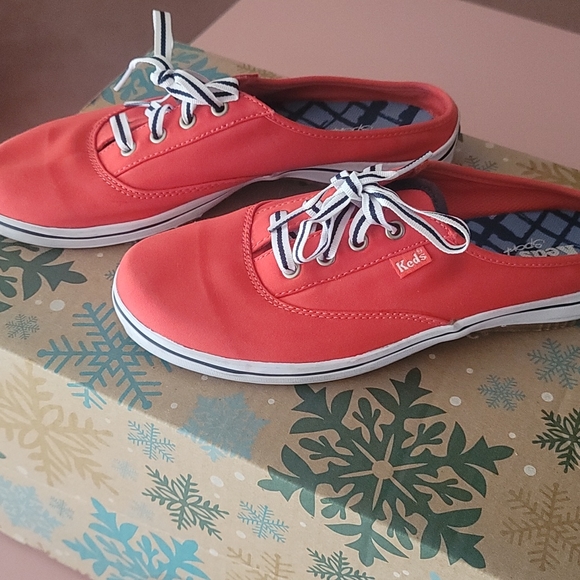Keds Sneaker Canvas Slip Ons - Picture 3 of 3